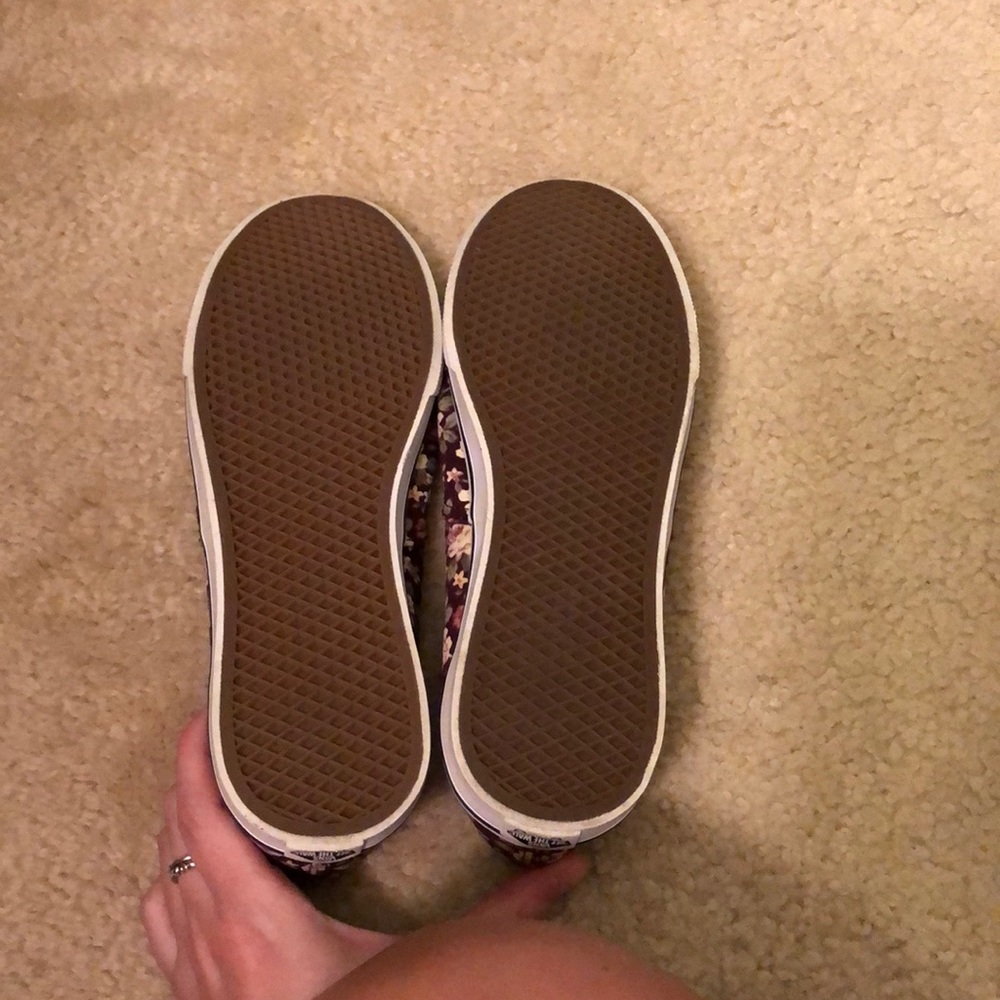 Vans - Picture 3 of 4